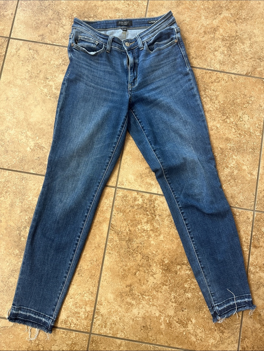 Judy Blue Mid-Rise Skinny Jeans in Medium Blue 29 inch inseam